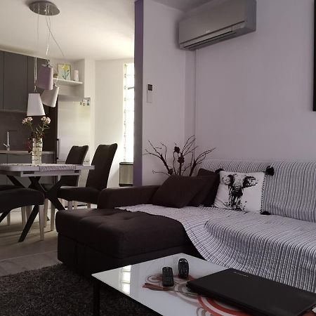 Apartman Emanuel Pula Exteriör bild