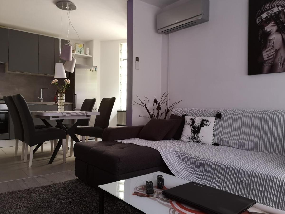 Apartman Emanuel Pula Exteriör bild
