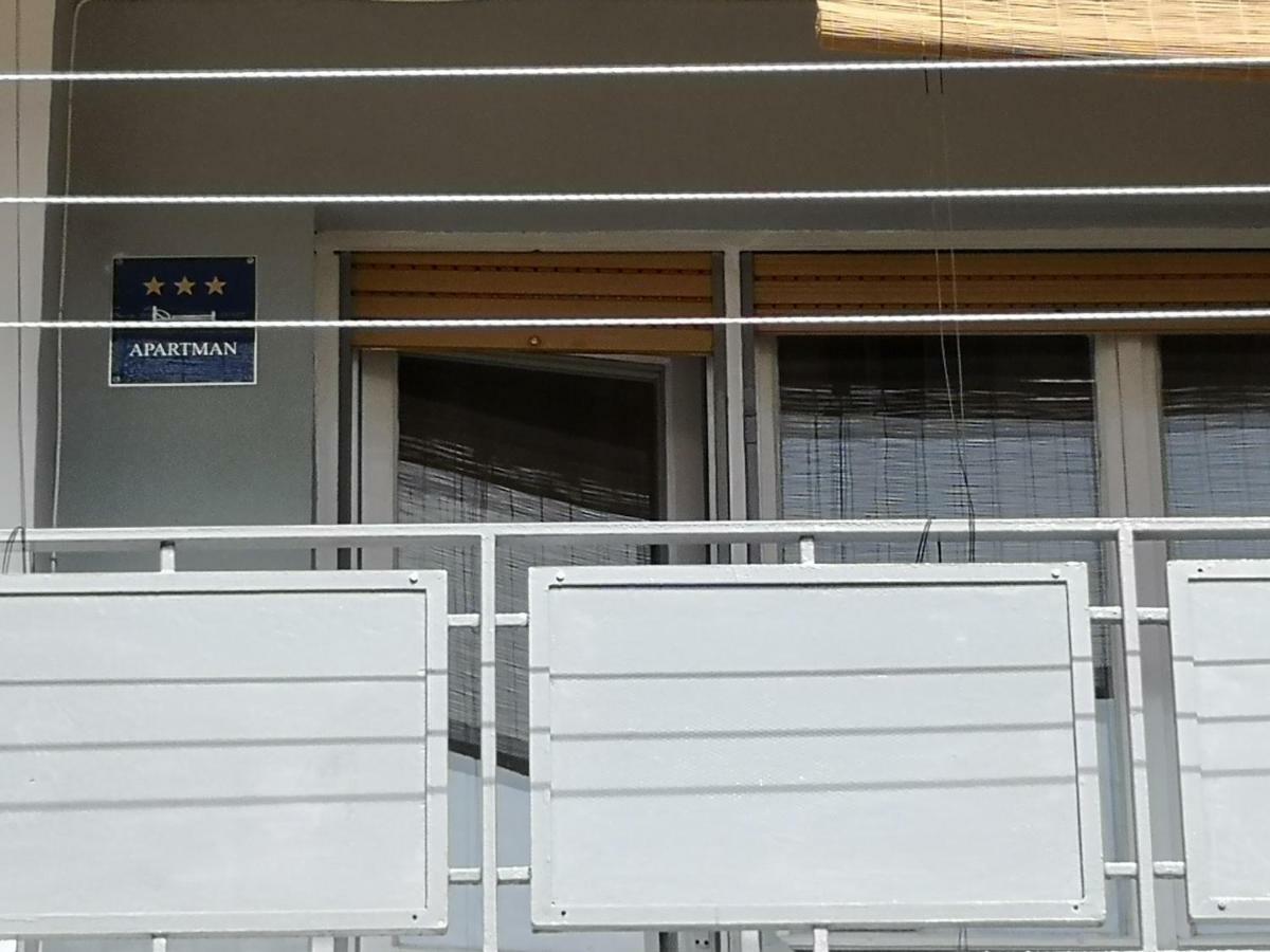 Apartman Emanuel Pula Exteriör bild