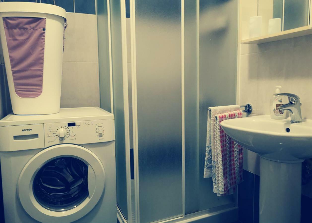 Apartman Emanuel Pula Exteriör bild